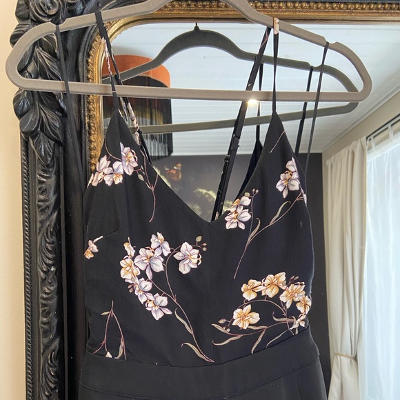 Gentle Fawn, wide leg, black & floral, jumpsuit. - Picture 4 of 7